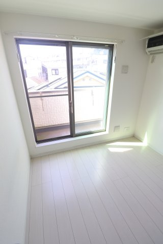 DEN生田の洋室