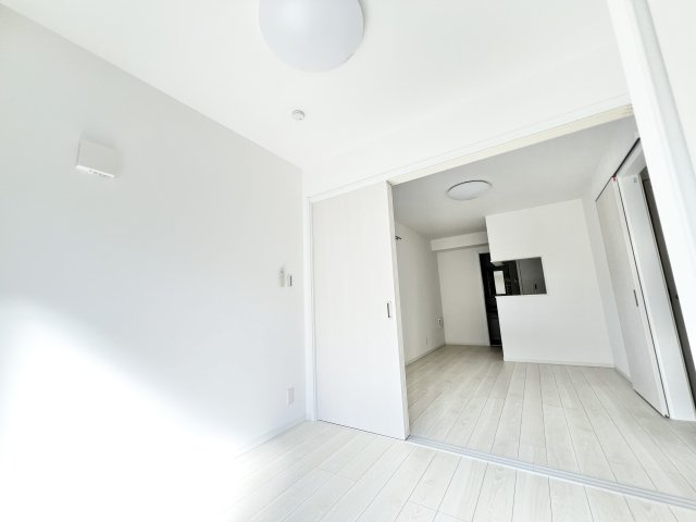 TKハイツ一番館の洋室