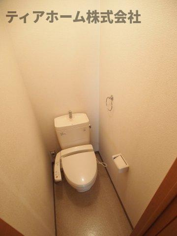 ジュネスコートのトイレ|落ち着いたトイレです