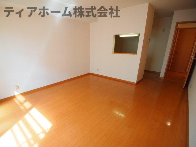 ジュネスコートの居間・リビング|ゆったり過ごせる居間です