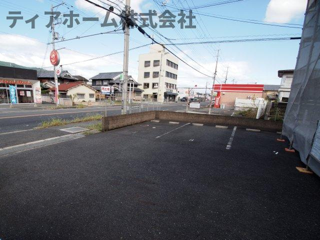 ジュネスコートの駐車場|駐車場に車を止められます