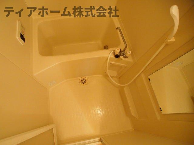 ジュネスコートの浴室|ゆったり過ごせるお風呂です