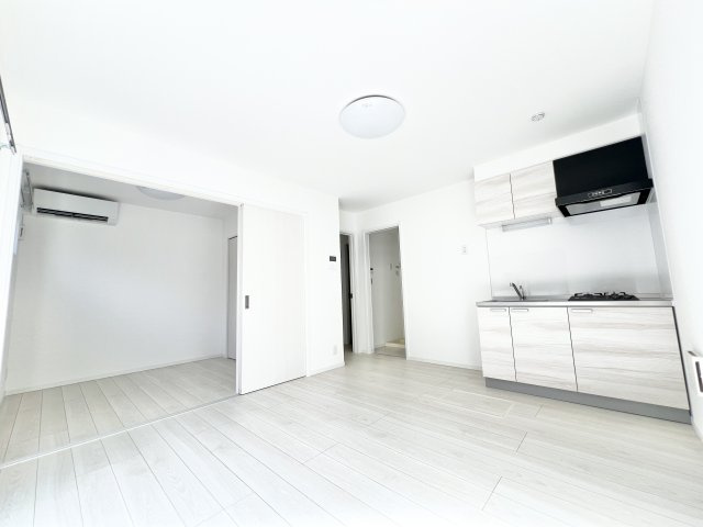 TKハイツ一番館の居間・リビング