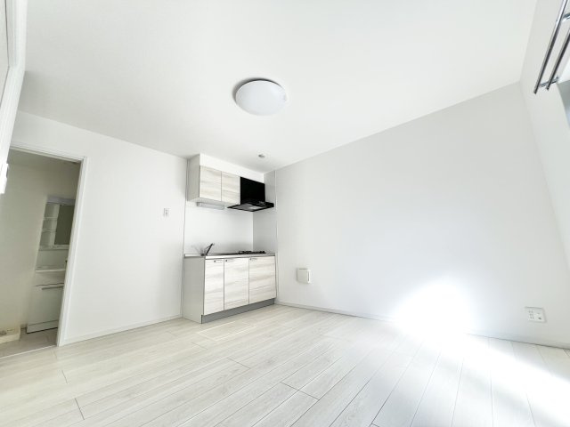 TKハイツ一番館の居間・リビング