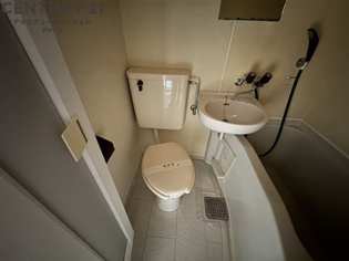 お風呂トイレ同室です