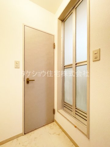 アトラース大橋の洗面所|※101です。