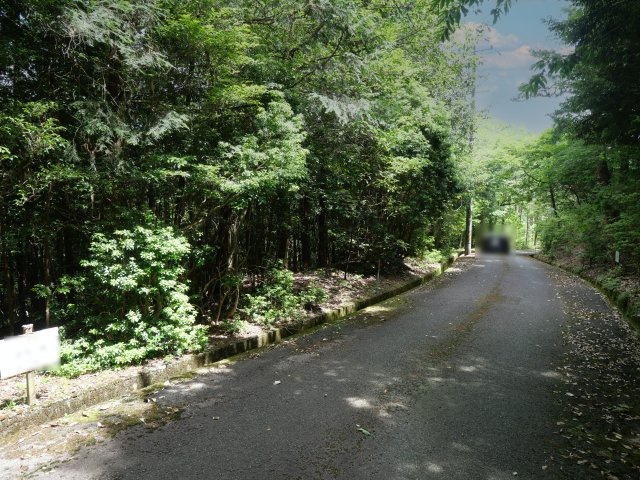 バラード青山①の前面道路含む現地写真