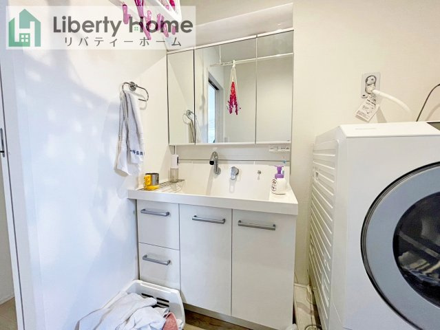 土浦市西根南2丁目　中古戸建の独立洗面台