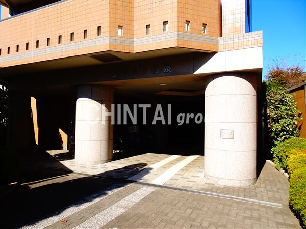 クレスト和泉のエントランス