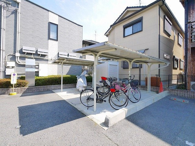 レオパレス南阪手のその他共用部分|出入りがしやすい駐輪場