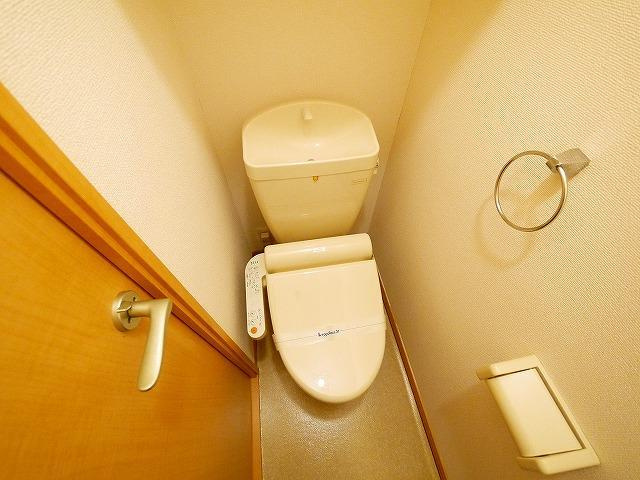 レオパレス南阪手のトイレ|ゆったりとした空間のトイレです