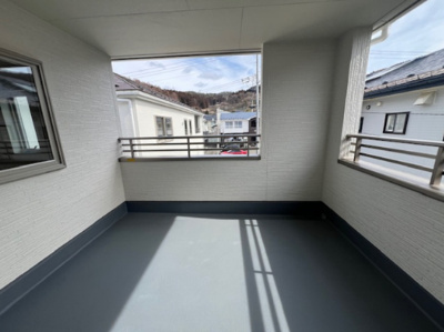 【バルコニー】 | 盛岡市門１丁目11-23 | キャンプ用の椅子やテーブルを置いてお家キャンプが楽しめます