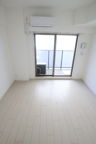 大阪市都島区中野町２丁目の賃貸マンションの居間・リビング