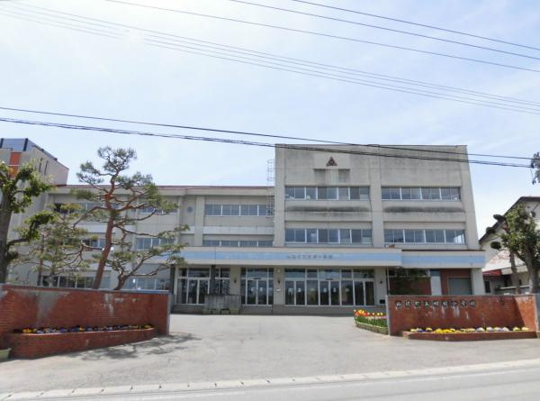 東村山郡山辺町近江戸建の外観|【周辺環境/小学校】山辺町立相模小学校まで1600ｍ(徒歩20分)