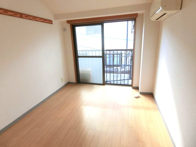 川崎市中原区木月１丁目の賃貸マンションの居間・リビング