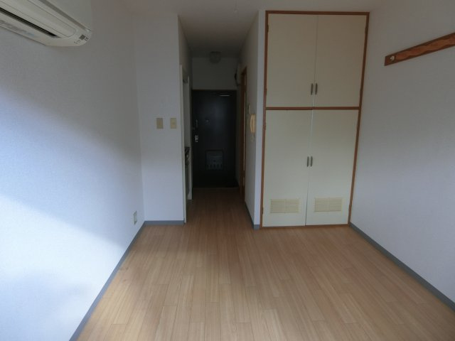 川崎市中原区木月１丁目の賃貸マンションの居間・リビング