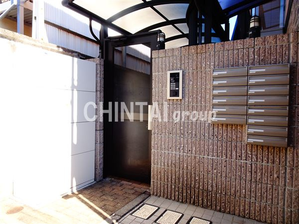 サントノーレ明大前のエントランス