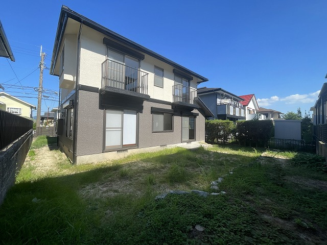 【庭】 | 筑紫野市美しが丘南４丁目 戸建て | 家庭菜園やガーデ二ングなど趣味も楽しめるお庭の広さです♪お子様が外で遊ぶ様子を室内から見れるのも安心ですね！