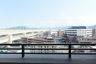 【展望】 | 周辺に高い建物・視界を遮る建物がないので眺望◎日当り風通しもGOOD♪
