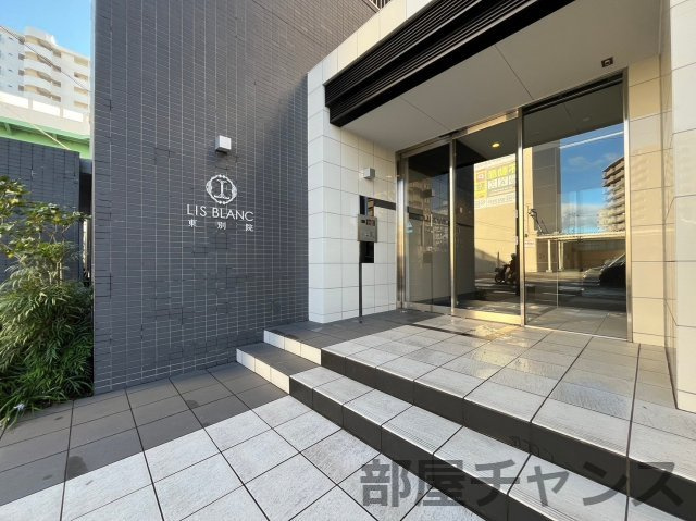 リ ブラン東別院のエントランス