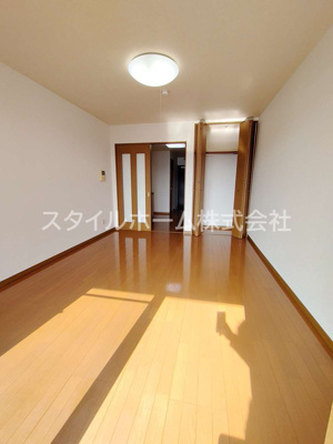 【内装】 | アーバンライフ吉胡台 | 別部屋写真です。