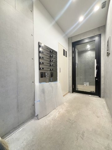 「防音マンション」ラシクラス新中野のエントランス|ゆとりのあるエントランスです