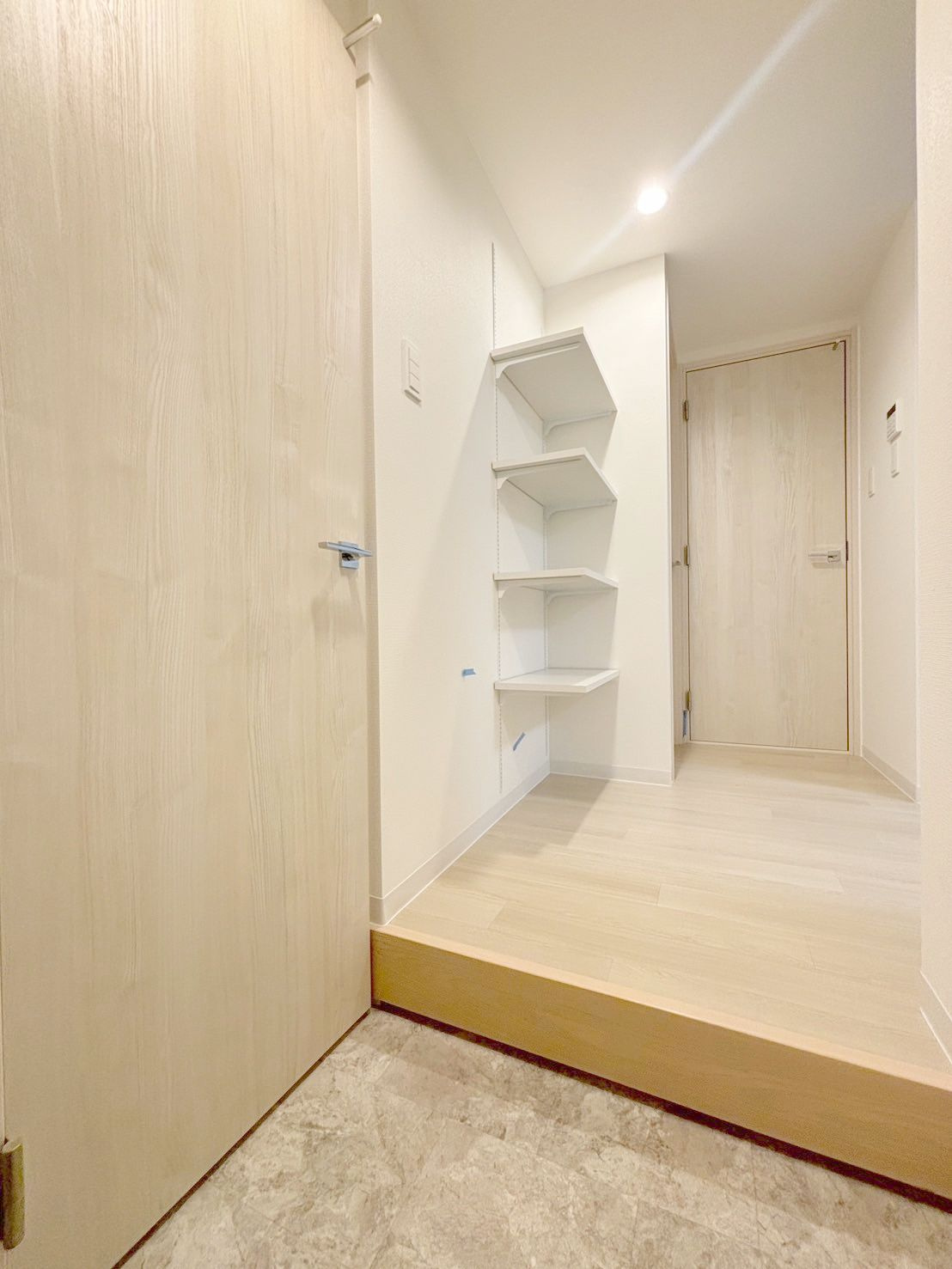 「防音マンション」ラシクラス新中野の玄関|ゆったりとした玄関です