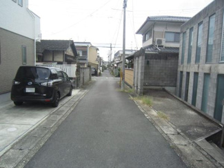 【前面道路含む現地写真】