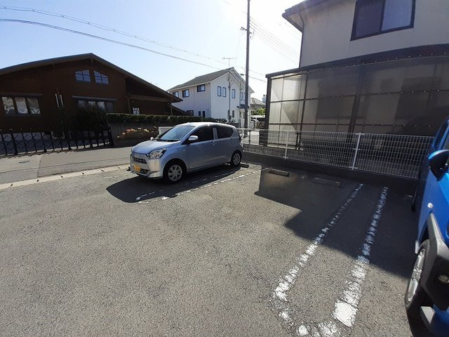 アバンツァート東浜Ⅱの駐車場