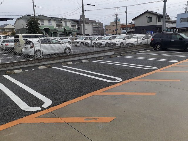 カーサ　イーグレットの駐車場
