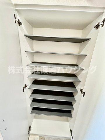 ノルデンタワー江坂プレミアムの収納|天井高シューズBOX