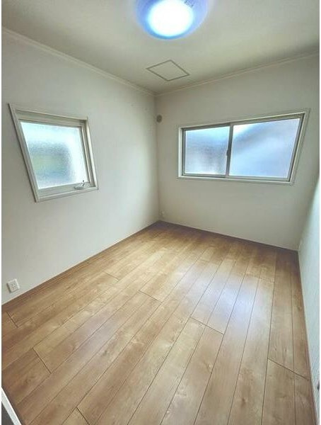 水広２丁目戸建の洋室