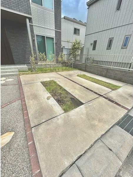 水広２丁目戸建の駐車場