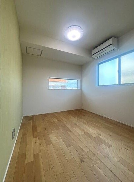 東陵戸建の洋室