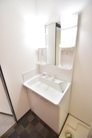 大阪市都島区中野町１丁目の賃貸マンションの洗面所
