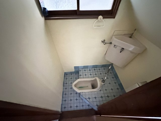 和泉町貸家のトイレ