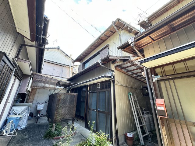 和泉町貸家