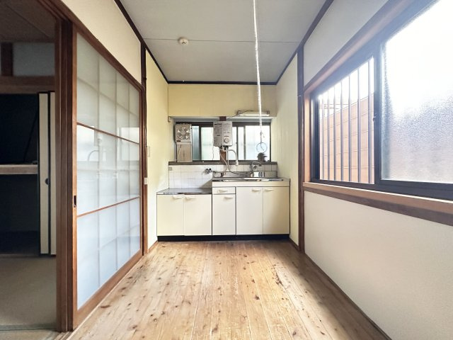 和泉町貸家の居間・リビング