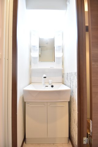 大阪市都島区内代町３丁目の賃貸マンションの洗面所