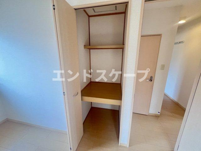 クレストコート　Ｂの収納|高崎、前橋エリアのお部屋探しはエンドスケープまで！お客様の理想お聞かせ下さい♪
クロスの色が画像と異なる場合があります。