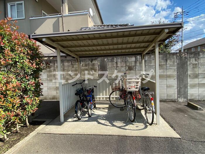 クレストコート　Ｂのその他共用部分|高崎、前橋エリアのお部屋探しはエンドスケープまで！お客様の理想お聞かせ下さい♪
クロスの色が画像と異なる場合があります。