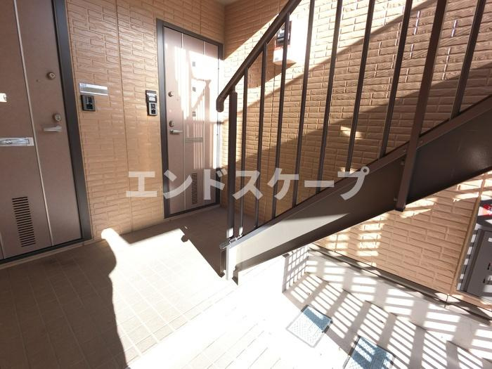 クレストコート　Ｂのロビー|高崎、前橋エリアのお部屋探しはエンドスケープまで！お客様の理想お聞かせ下さい♪
クロスの色が画像と異なる場合があります。