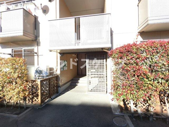クレストコート　Ｂのエントランス|高崎、前橋エリアのお部屋探しはエンドスケープまで！お客様の理想お聞かせ下さい♪
クロスの色が画像と異なる場合があります。