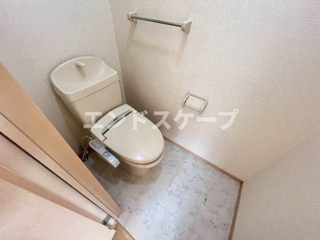 クレストコート　Ｂのトイレ|高崎、前橋エリアのお部屋探しはエンドスケープまで！お客様の理想お聞かせ下さい♪
クロスの色が画像と異なる場合があります。