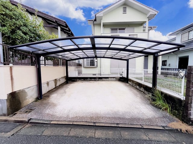 月の浦２丁目戸建ての駐車場