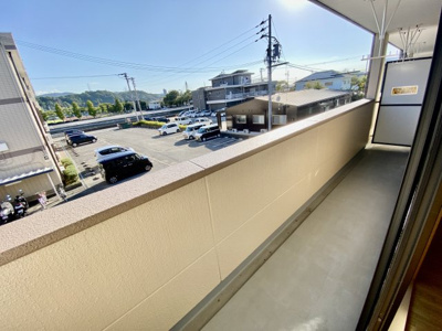 【バルコニー】 | ヴィレッジ名草