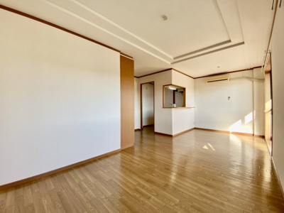 【居間・リビング】 | ヴィレッジ名草