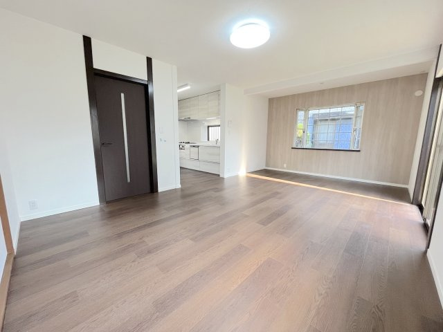 美しが丘南4丁目9戸建の居間・リビング