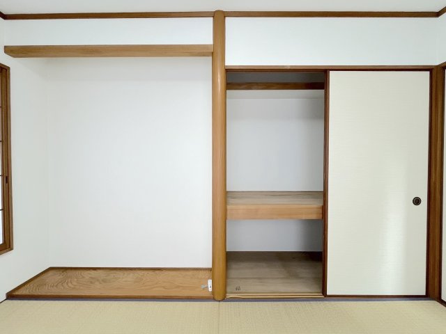 美しが丘南4丁目9戸建の収納