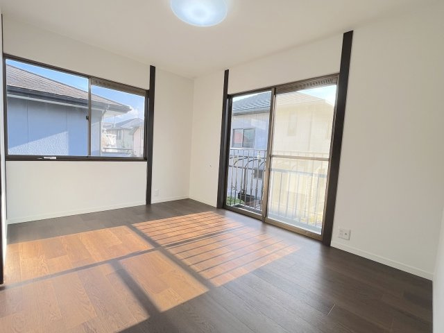 美しが丘南4丁目9戸建の洋室